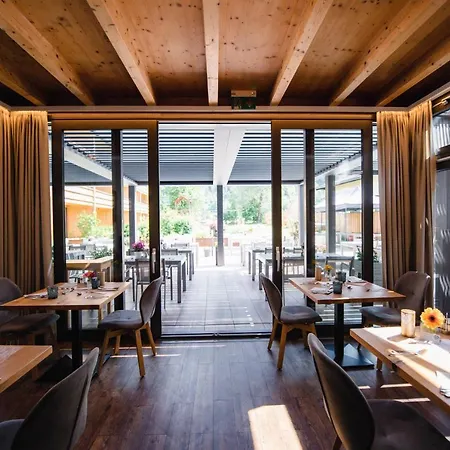 Der Dolomitenhof Hotel 3*