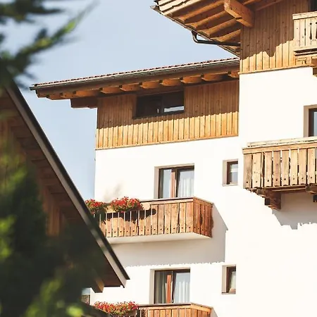 Der Dolomitenhof 3* Лиенц