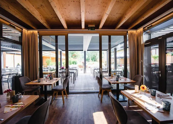 Der Dolomitenhof - Tristach Hotel 3*