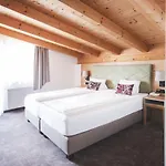 Ξενοδοχείο Der Dolomitenhof - Tristach 3*