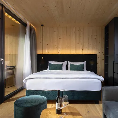 Der Dolomitenhof - Tristach Hotell