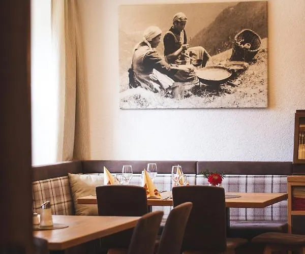 Der Dolomitenhof - Tristach Hotel 3*